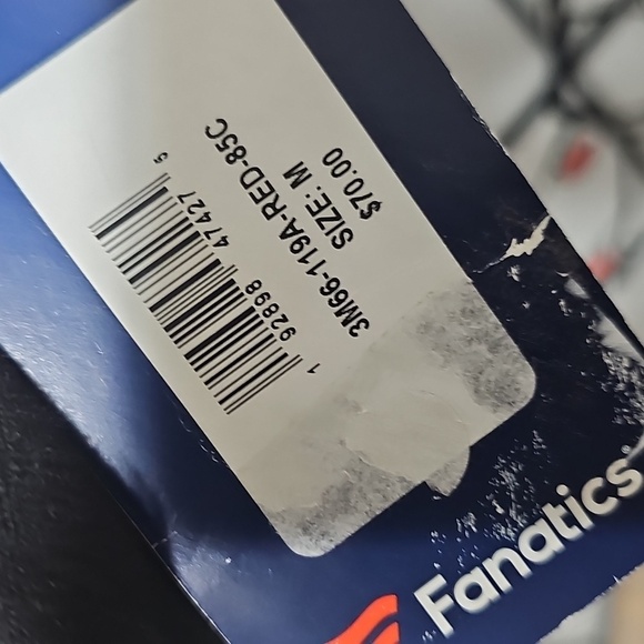 Cincinnati Reds Baseball Red and Black Hoodie Size Medium NWT - Picture 6 of 7